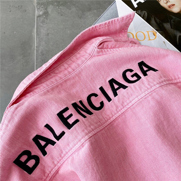 バレンシアガ 偽物 トンシャツ バレンシアガ トーンオントーンのマザーオブパールボタン