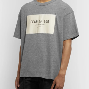 ? 新作 Fear Of God エッセンシャルズ tシャツ 偽物オーバーサイズ ロゴ Tシャツ